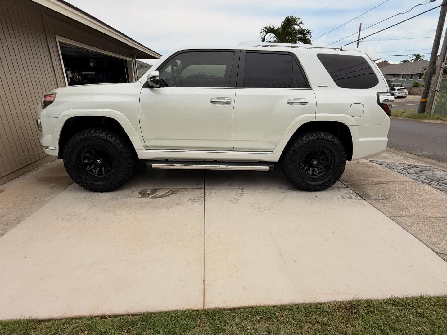 2020 Toyota 4Runner - used vehicle for export — photo 2 of 4