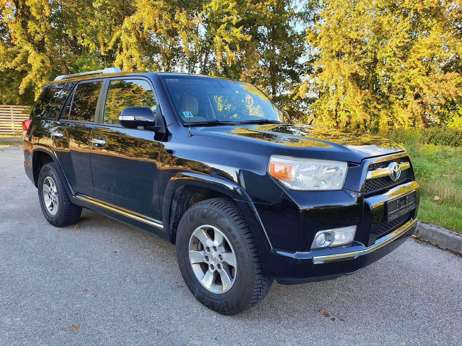 2012 Toyota 4Runner - used vehicle for export — photo 2 of 4