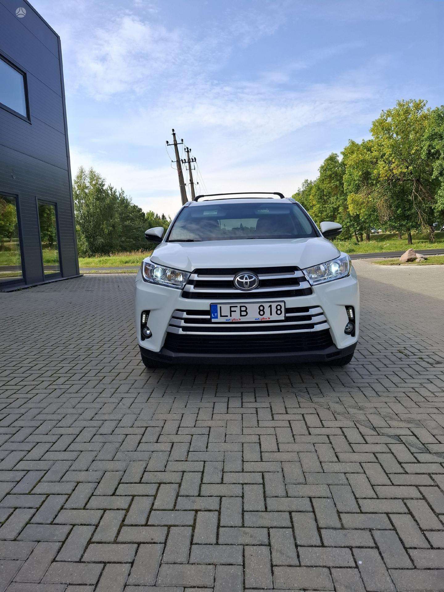 2016 Toyota Highlander - used vehicle for export — photo 2 of 4