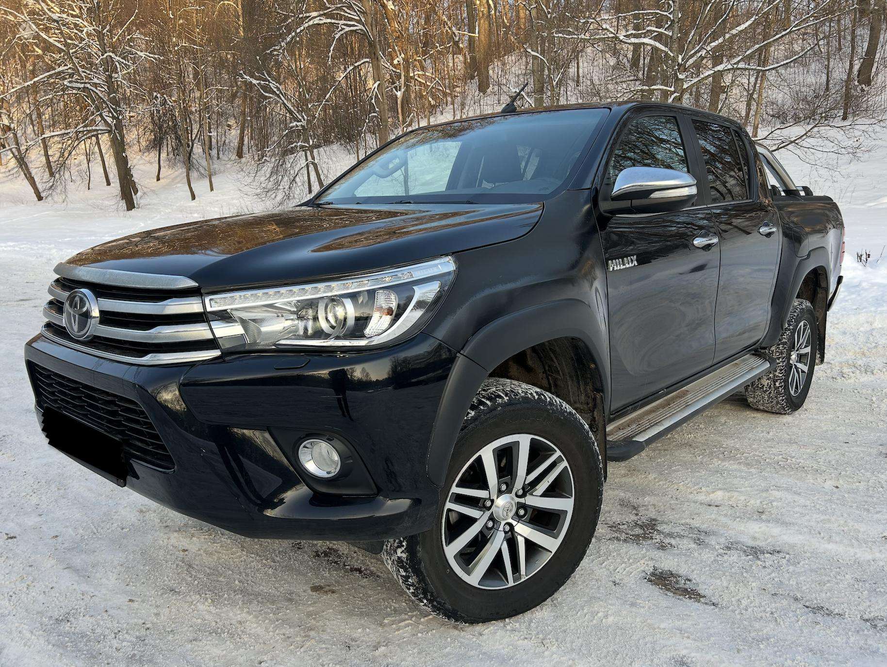 2017-03 Toyota Hilux Black - used vehicle for export — photo 4 of 4