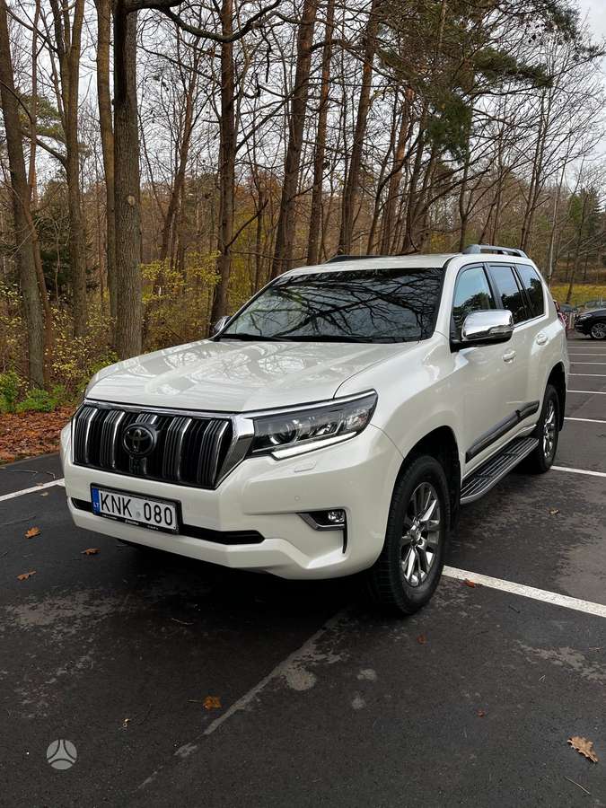 Toyota Land Cruiser — top choice for African roads