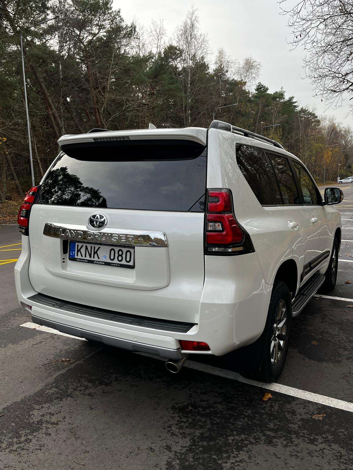 2019 Toyota Land Cruiser - used vehicle for export — photo 4 of 4