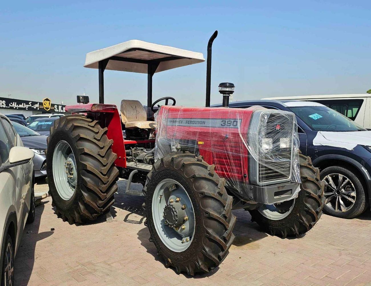 Massey Ferguson 390 TRACTOR / DIESEL / M/T / 4WD - tractor for export — photo 11 of 16