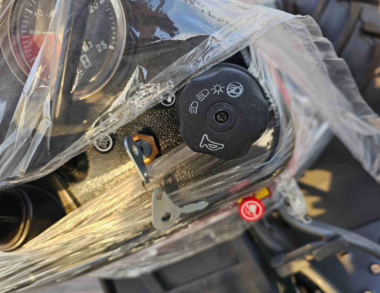 Massey Ferguson 390 TRACTOR / DIESEL / M/T / 4WD - tractor for export — photo 12 of 16