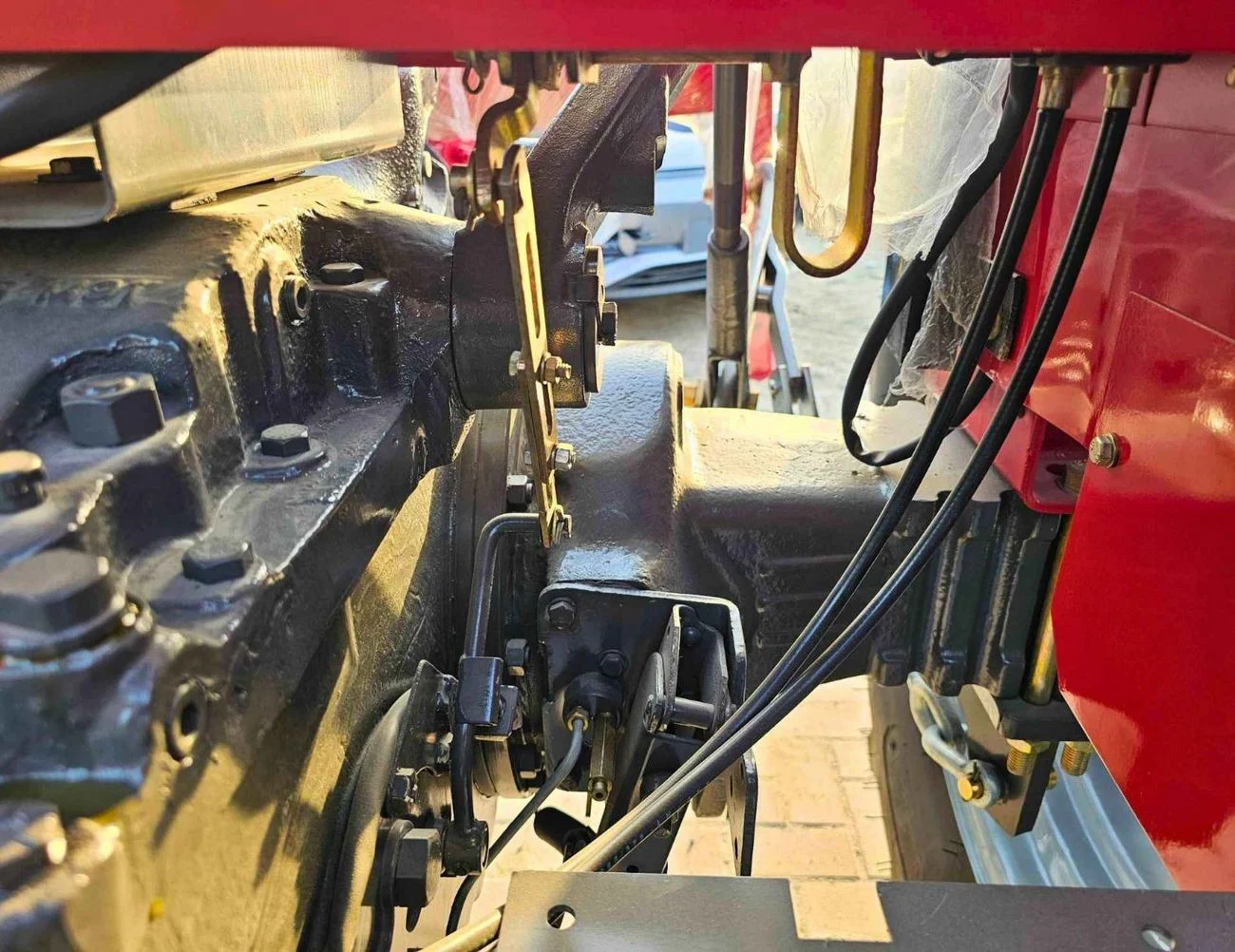 Massey Ferguson 390 TRACTOR / DIESEL / M/T / 4WD - tractor for export — photo 13 of 16