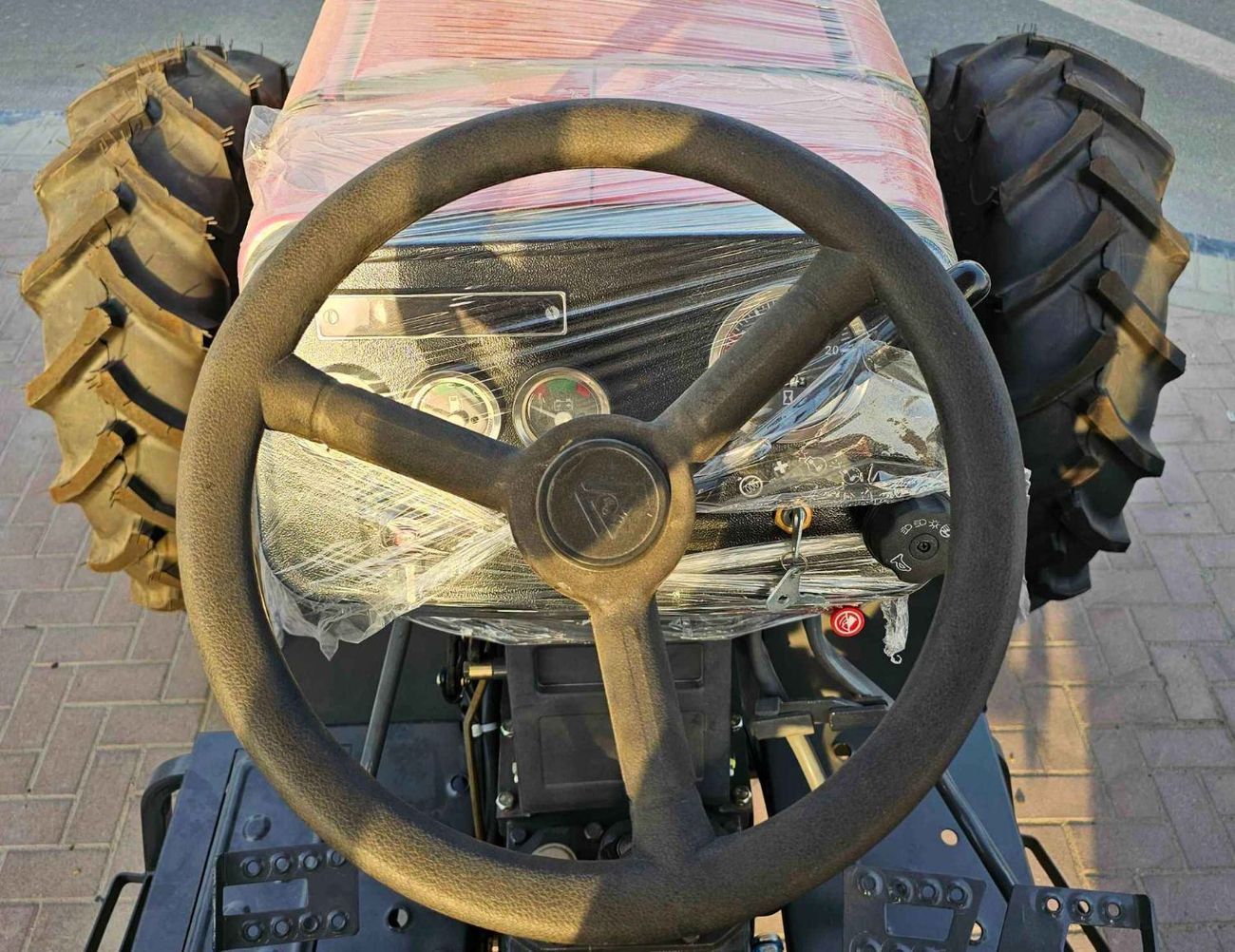 Massey Ferguson 390 TRACTOR / DIESEL / M/T / 4WD - tractor for export — photo 7 of 16