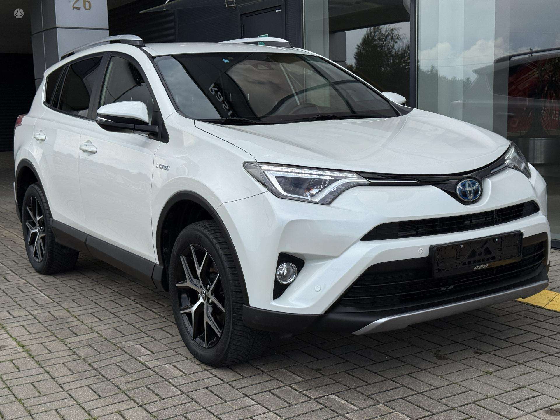 2017 Toyota RAV4 - used vehicle for export — photo 4 of 4