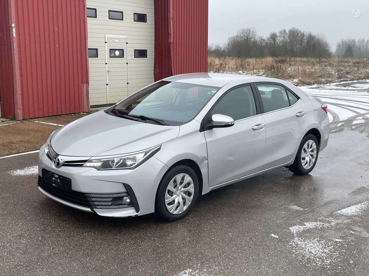 2018 Toyota Corolla - used vehicle for export — photo 1 of 3