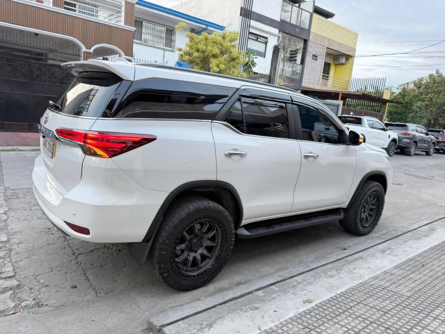 2019 Toyota Fortuner - used vehicle for export — photo 2 of 4