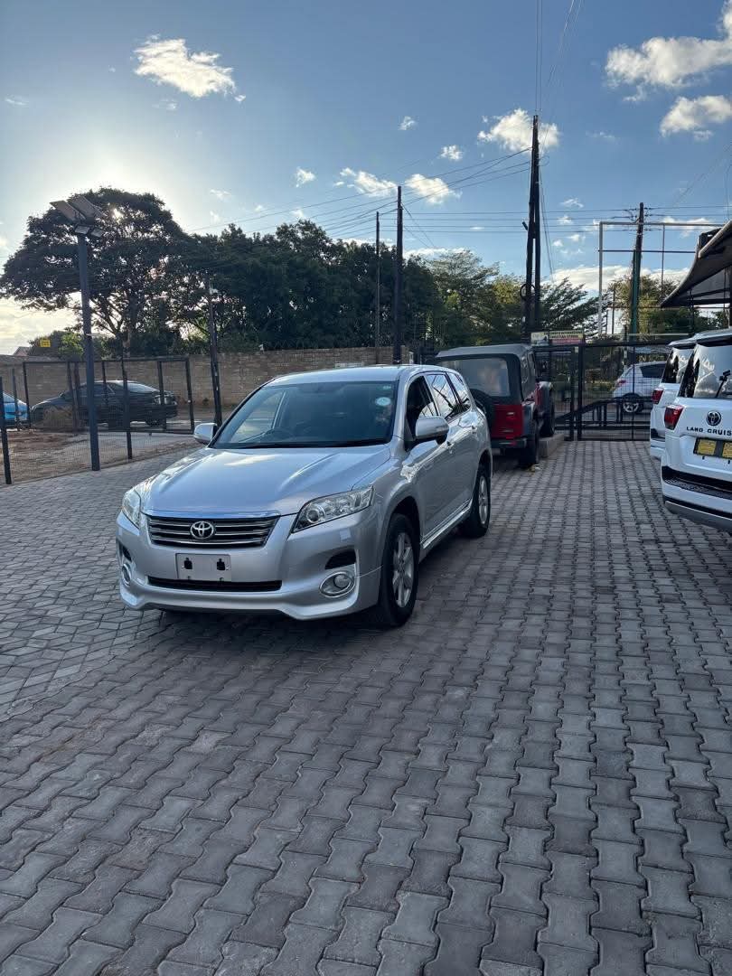 2010 TOYOTA VANGUARD - used vehicle for export — photo 2 of 4