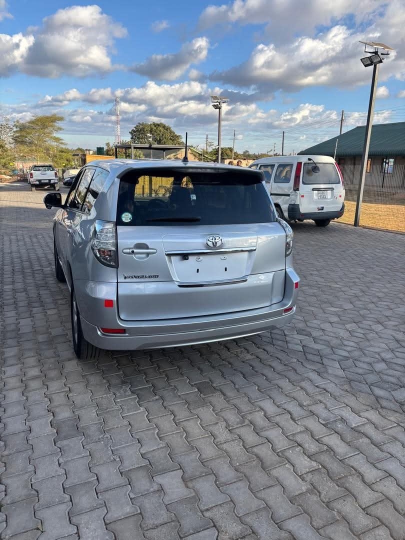 2010 TOYOTA VANGUARD - used vehicle for export — photo 3 of 4